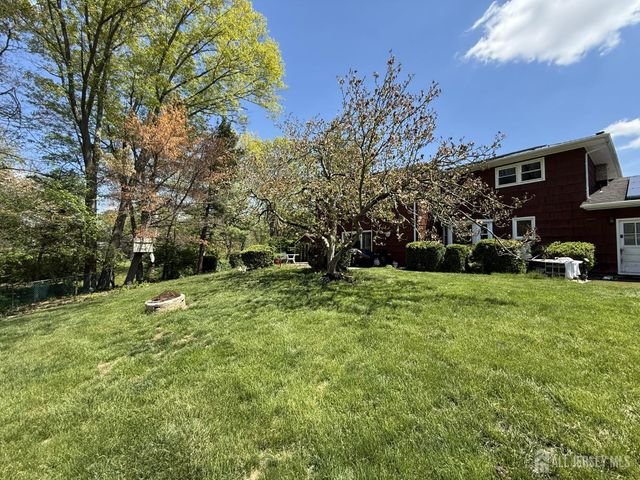 4 Fern Court, North Brunswick, NJ 08902