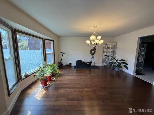 4 Fern Court, North Brunswick, NJ 08902