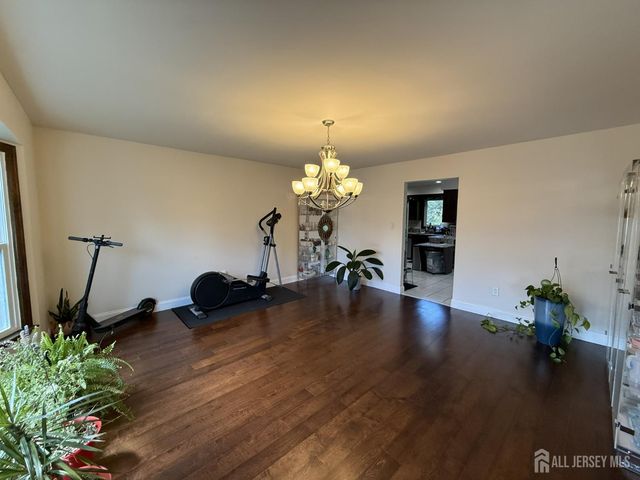 4 Fern Court, North Brunswick, NJ 08902