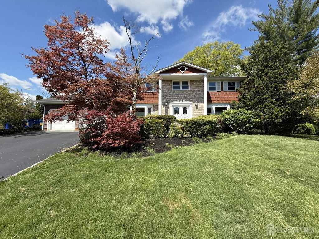 4 Fern Court, North Brunswick, NJ 08902