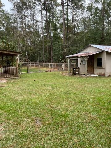 119 Colorado Spruce Drive, Warren, TX 77664