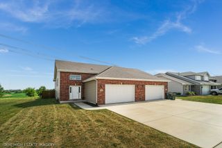 27251 W Deer Hollow Lane, Channahon, IL 60410