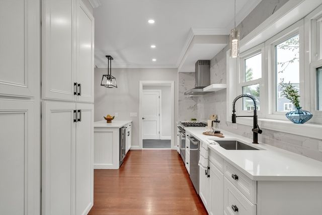 20 Riverview St, Dedham, MA 02026