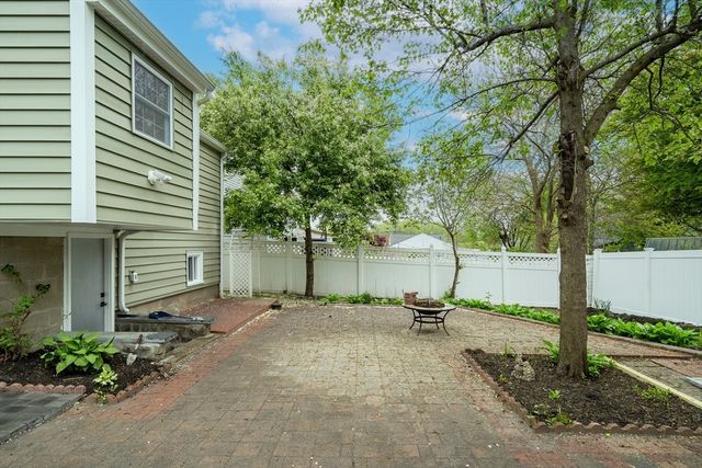 20 Riverview St, Dedham, MA 02026
