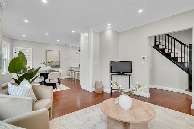20 Riverview St, Dedham, MA 02026