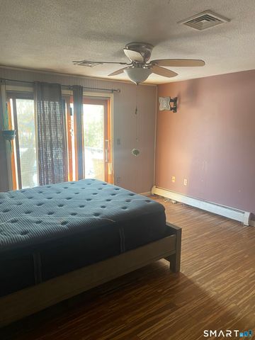 28 Kent Court, Middletown, CT 06457