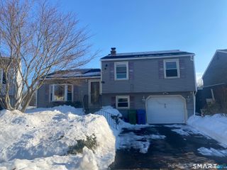 28 Kent Court, Middletown, CT 06457