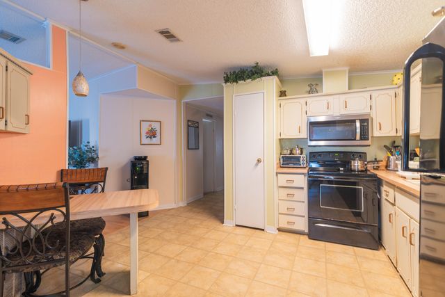 14 Jacaranda Lane, Port St. Lucie, Port St Lucie, FL 34952