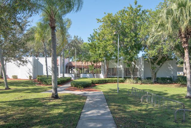 14 Jacaranda Lane, Port St. Lucie, Port St Lucie, FL 34952