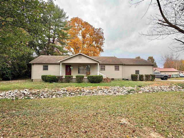 80 SE 12TH Street, Linton, IN 47441