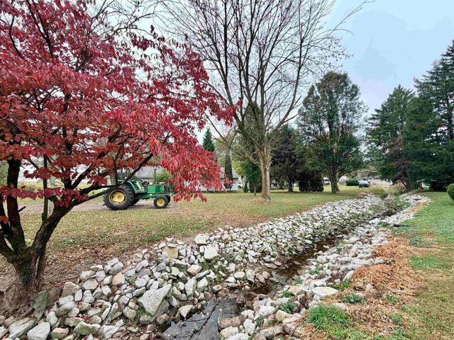 80 SE 12TH Street, Linton, IN 47441