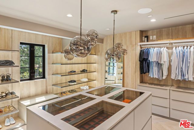 1719 Ambassador Avenue, Beverly Hills, CA 90210