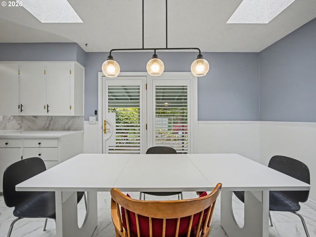 2301 Ne 130TH Ave, Portland, OR 97230