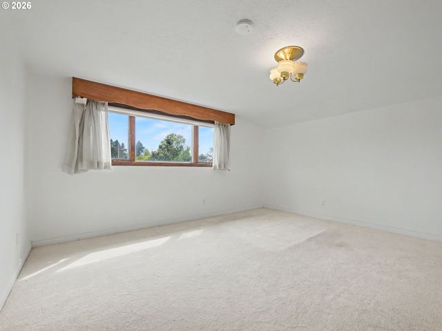 2301 Ne 130TH Ave, Portland, OR 97230
