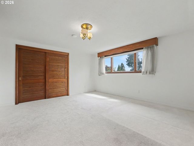 2301 Ne 130TH Ave, Portland, OR 97230