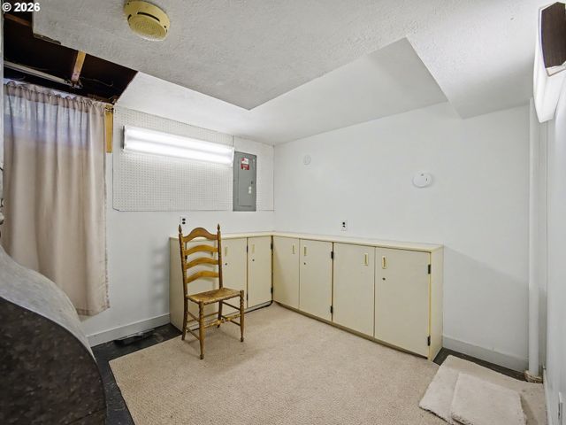 2301 Ne 130TH Ave, Portland, OR 97230