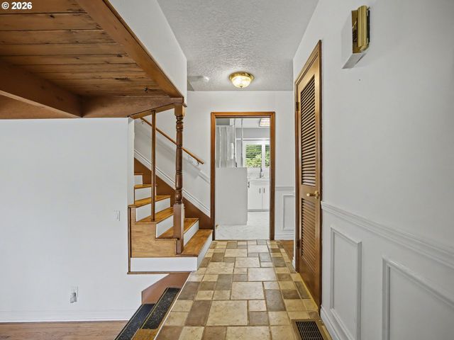 2301 Ne 130TH Ave, Portland, OR 97230