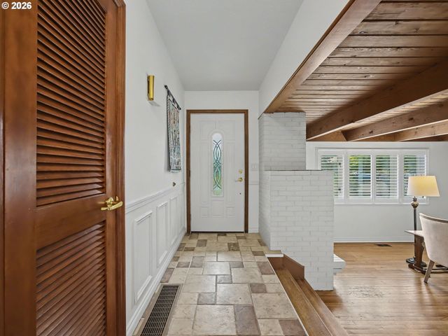 2301 Ne 130TH Ave, Portland, OR 97230