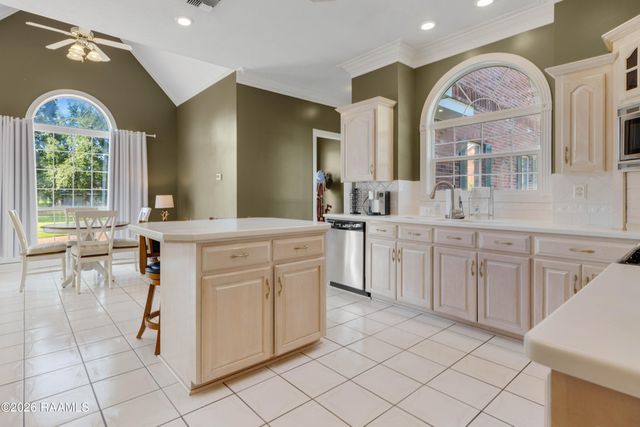 618 Lucerne Drive, New Iberia, LA 70563