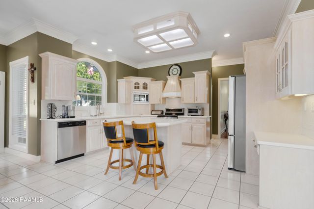 618 Lucerne Drive, New Iberia, LA 70563