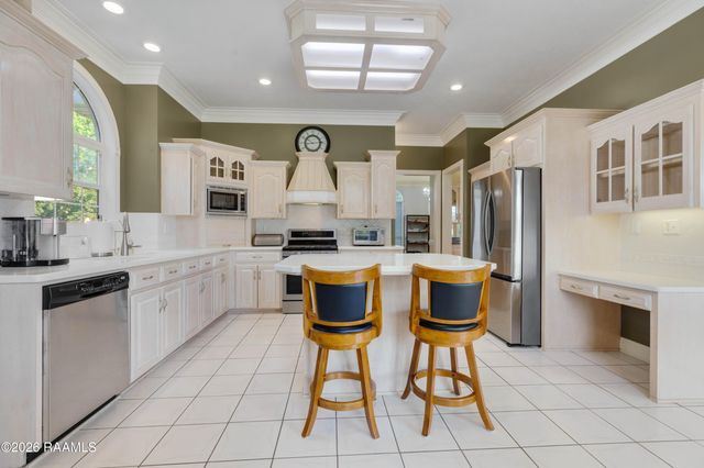 618 Lucerne Drive, New Iberia, LA 70563