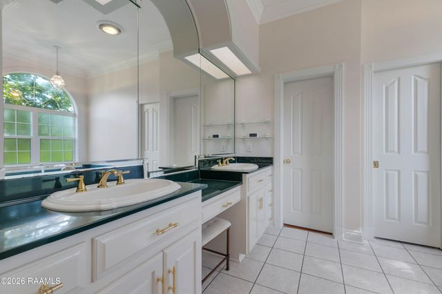 618 Lucerne Drive, New Iberia, LA 70563