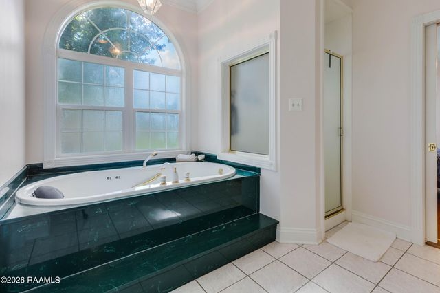 618 Lucerne Drive, New Iberia, LA 70563