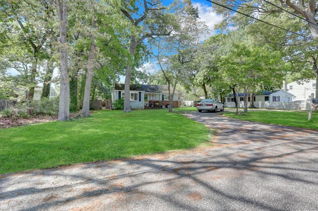 50 Ridgedale Avenue, Farmingville, NY 11738