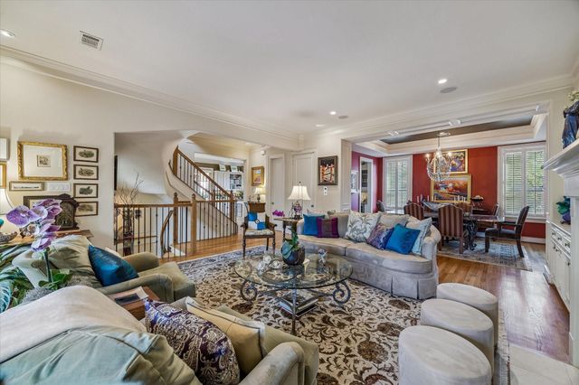 2415 W Main Street, Houston, TX 77098