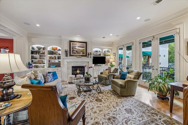 2415 W Main Street, Houston, TX 77098