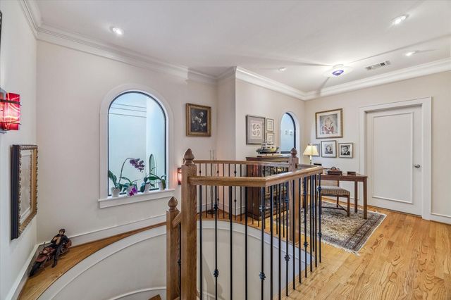 2415 W Main Street, Houston, TX 77098