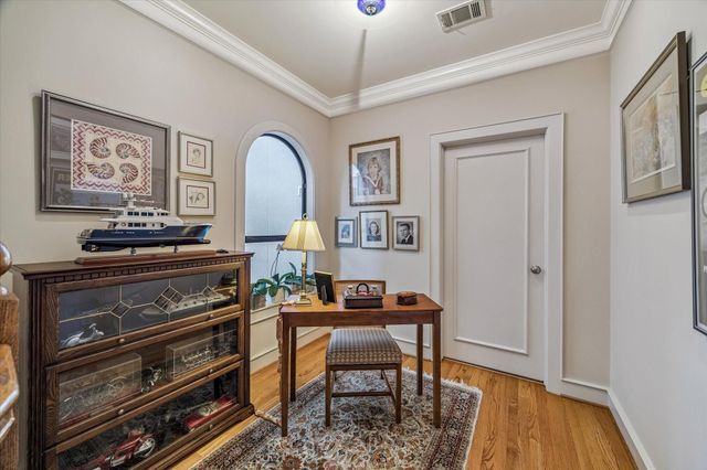 2415 W Main Street, Houston, TX 77098