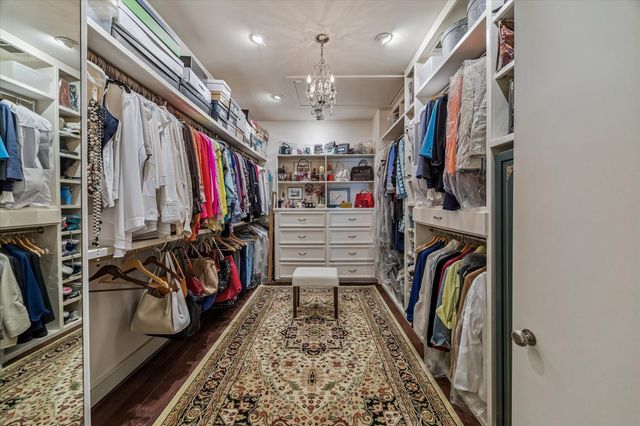 2415 W Main Street, Houston, TX 77098