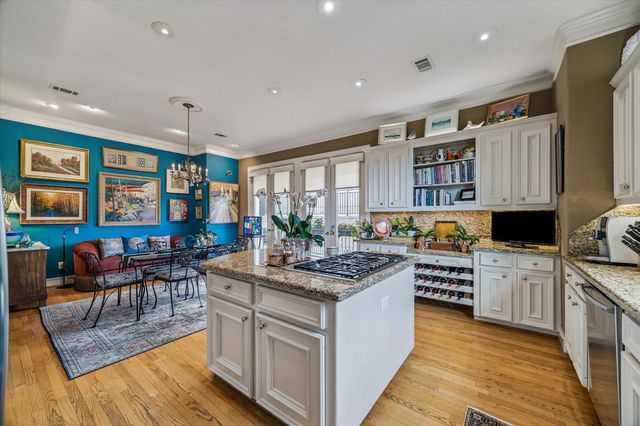 2415 W Main Street, Houston, TX 77098