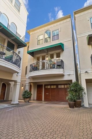 2415 W Main Street, Houston, TX 77098