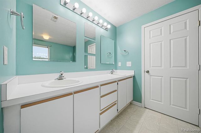 1474 Millbrook Trail, Ann Arbor, MI 48108