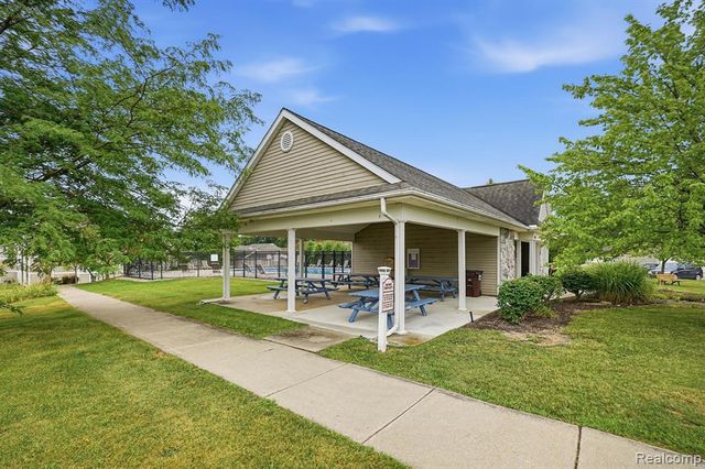 1474 Millbrook Trail, Ann Arbor, MI 48108