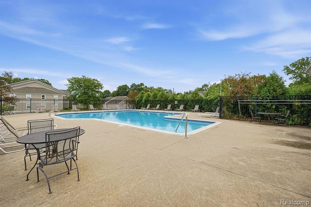 1474 Millbrook Trail, Ann Arbor, MI 48108