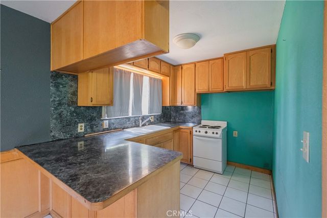 947 N Glendora Avenue, Glendora, CA 91741