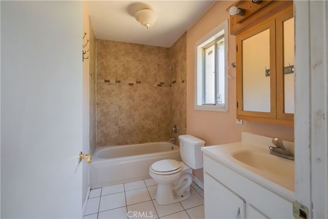 947 N Glendora Avenue, Glendora, CA 91741