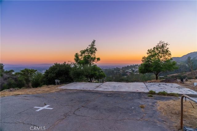 947 N Glendora Avenue, Glendora, CA 91741