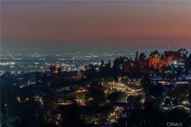 947 N Glendora Avenue, Glendora, CA 91741