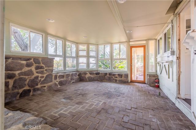 947 N Glendora Avenue, Glendora, CA 91741