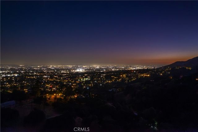 947 N Glendora Avenue, Glendora, CA 91741