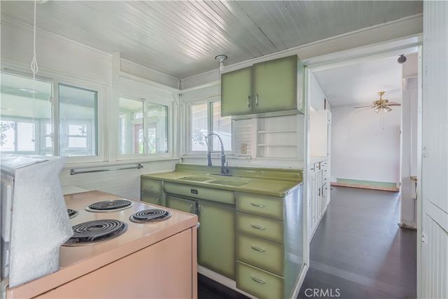 947 N Glendora Avenue, Glendora, CA 91741