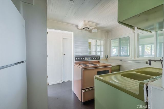 947 N Glendora Avenue, Glendora, CA 91741