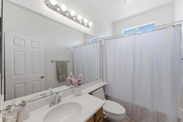 100 Ford Avenue, Ventura, CA 93003