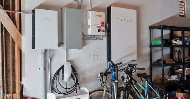 100 Ford Avenue, Ventura, CA 93003