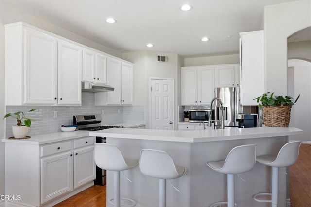 100 Ford Avenue, Ventura, CA 93003