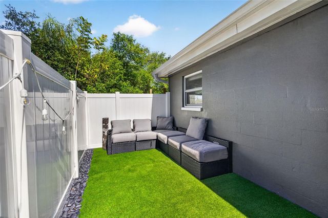 4750 39TH AVENUE N, St Petersburg, FL 33714
